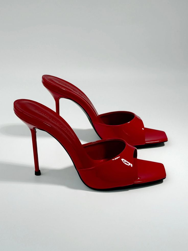 RED HEELED SHOE